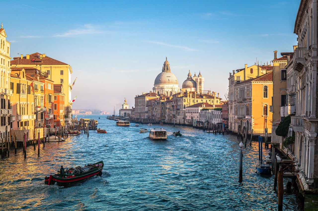 Istat, Turismo in crescita: +7,5% presenze (alla vigilia del clou estivo)