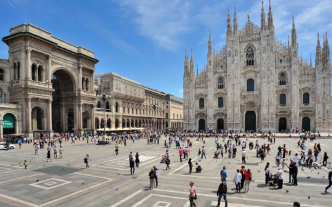 La Lombardia è in lieve crescita ma sempre più «adulta»
