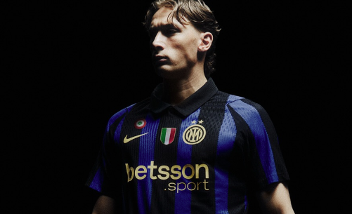 L’Inter ha presentato la prima maglia per la stagione 2026/27