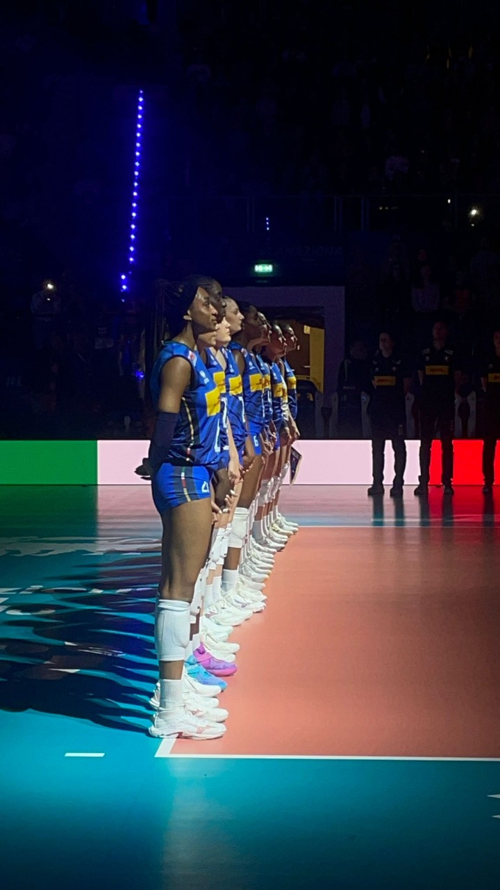 L’Italia batte la Francia dando spettacolo, 2800 spettatori in festa al Forum