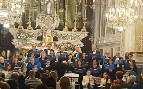 Madonna della Rosa, grande successo per il concerto del Coro Segesta e dell’orchestra di flauti dell’I.C. Santa Margherita