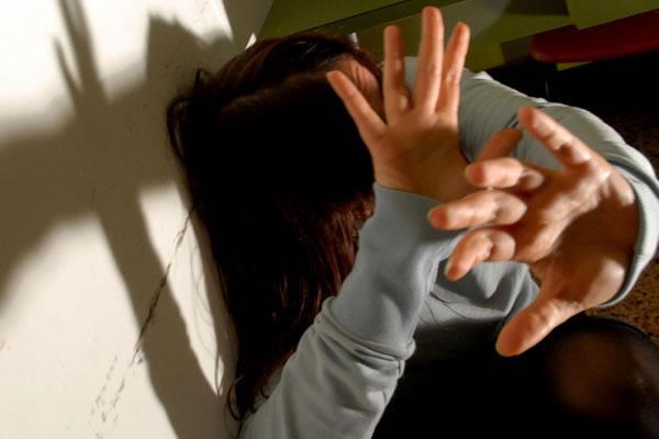 Maltrattamenti in famiglia, confermate le misure cautelari: braccialetto elettronico e stop ai contatti