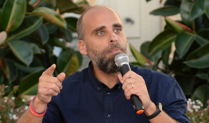 Mare pulito e stop ai divieti di balneazione: la mozione di Francesco Angiolani