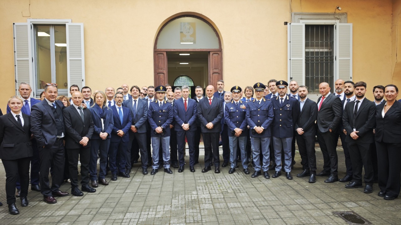 Medaglia d’Oro alle Scorte della Polizia: il Capo dello Stato premia il sacrificio silenzioso a tutela della democrazia