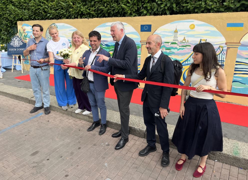 Milano dipinge la pace: inaugurato al Corvetto il murale per l’Ucraina