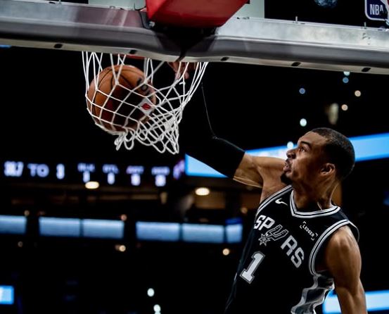 NBA: San Antonio porta la sfida a gara-7