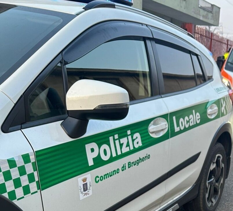 Noleggia tavoli e sedie senza permessi: 5mila euro di multa a un locale