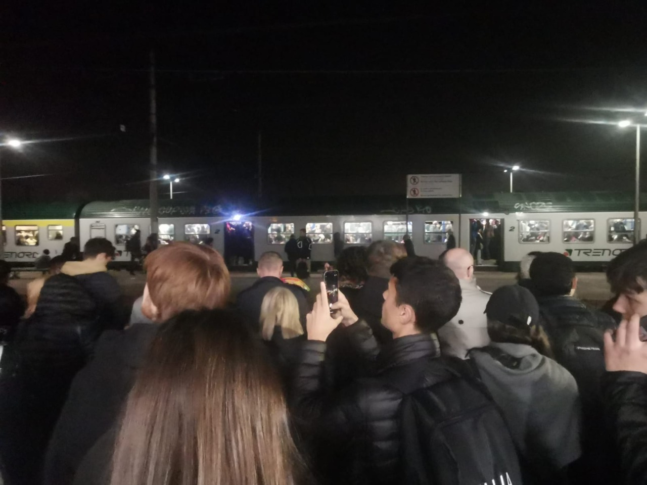 “Non è un Paese per pendolari”: giovane lecchese scrive a Salvini