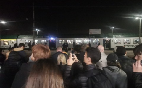 “Non è un Paese per pendolari”: giovane lecchese scrive a Salvini
