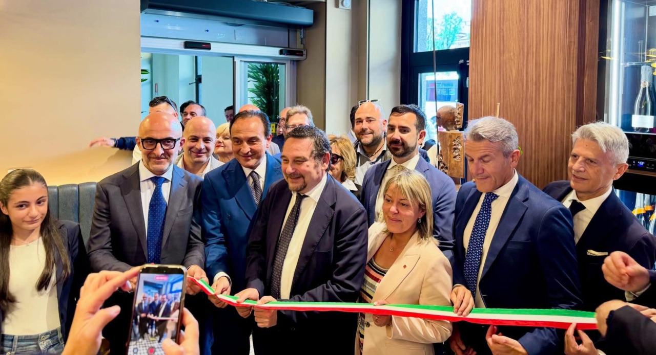 Novara, riapre il bar della stazione dopo otto anni di chiusura
