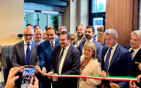 Novara, riapre il bar della stazione dopo otto anni di chiusura