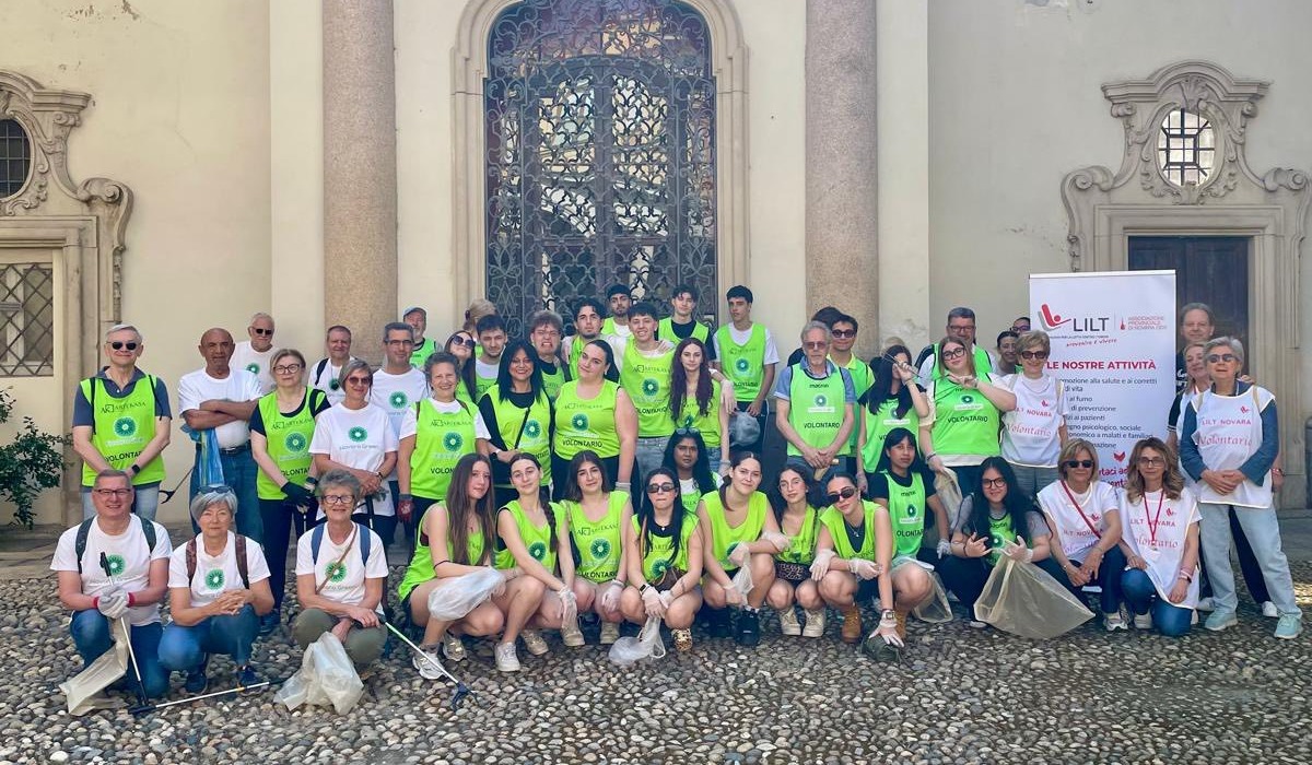Novara, studenti e volontari ripuliscono l’Allea e il centro in vista della Giornata mondiale senza tabacco
