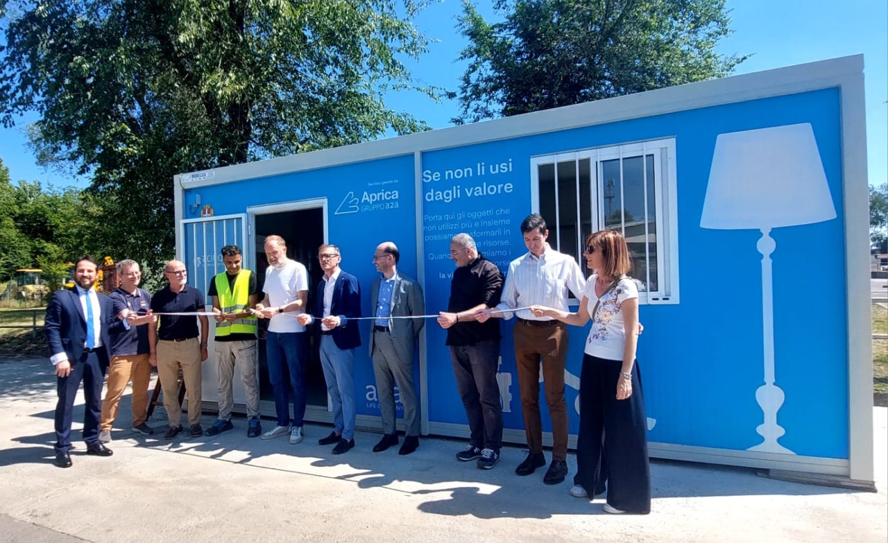 Nuova vita ai vecchi oggetti: inaugurato il primo “Centro del riuso”