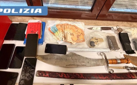 Operazione “Pac-Man”, armi, esplosivi e droga: 16 arresti. I NOMI / VIDEO