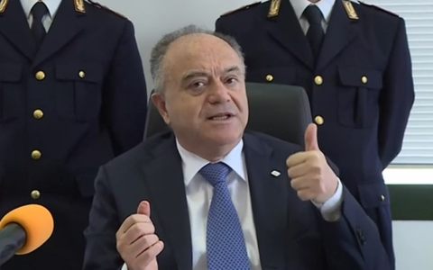 Poliziotti infedeli rubavano e vendevano dati riservati su calciatori, attori e cantanti