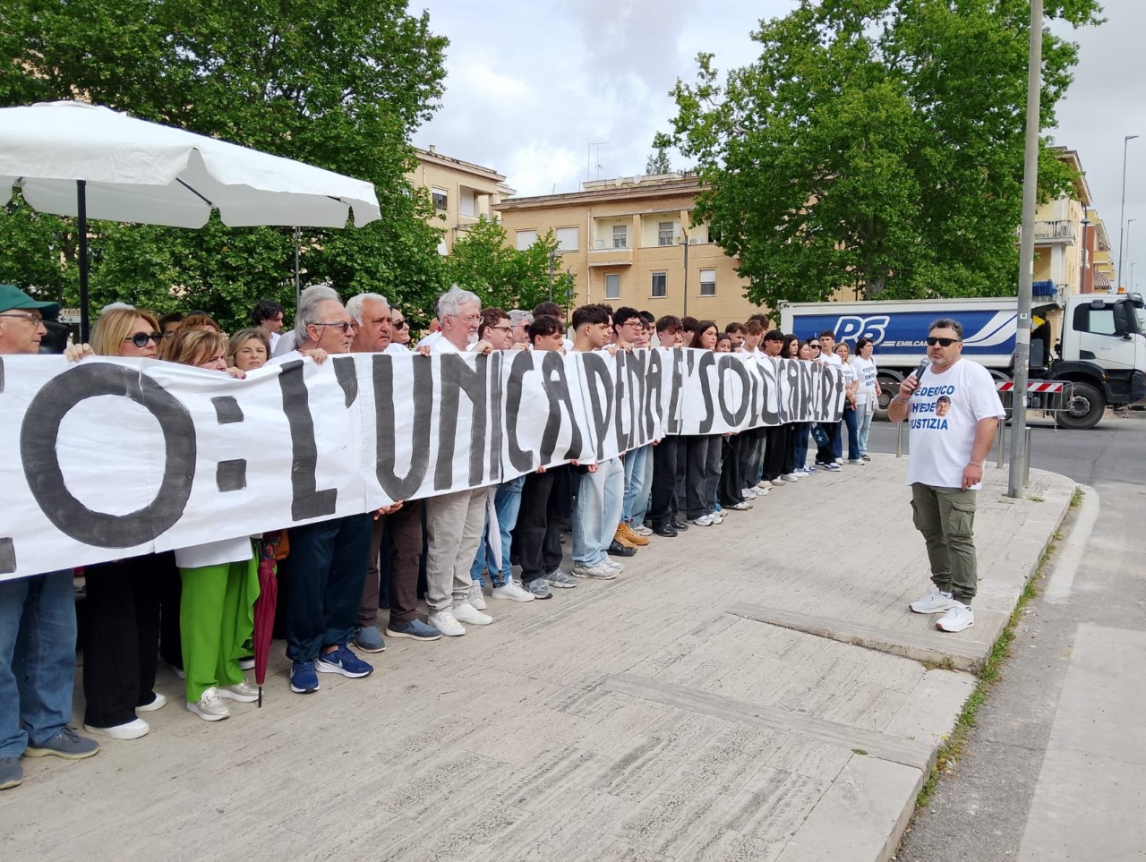 Processo per la morte di Federico Salvagni,  sit-in davanti al tribunale