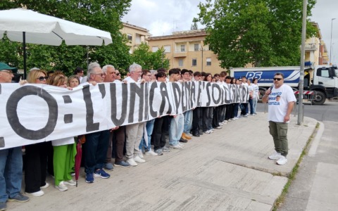 Processo per la morte di Federico Salvagni,  sit-in davanti al tribunale