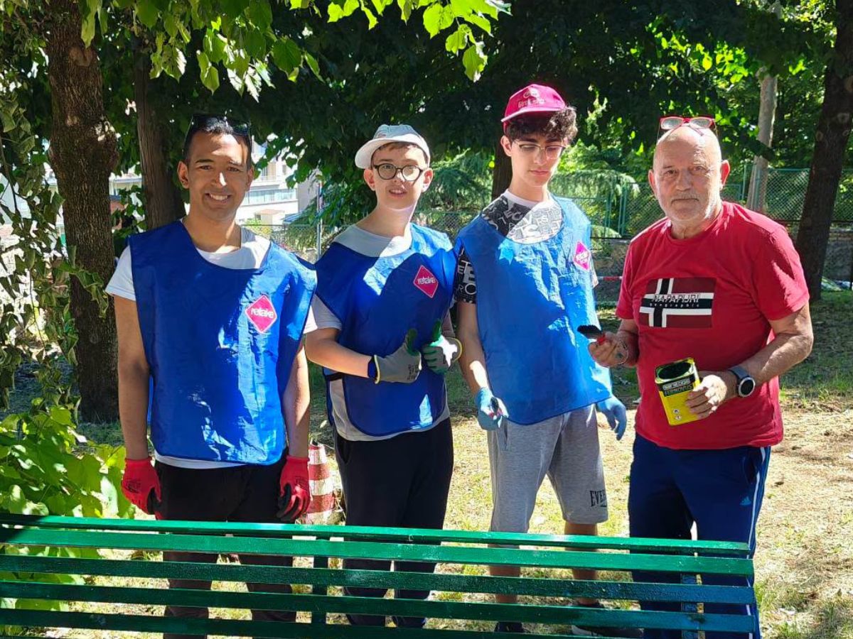 Raccolti oltre 100 kg di rifiuti al Parco Rosmini dai volontari