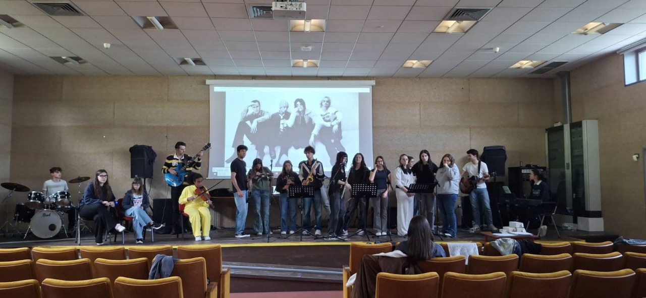 Radio Euterpe: al Cristal di Salò i giovani del Laboratorio di Espressione Filosofica del liceo Fermi