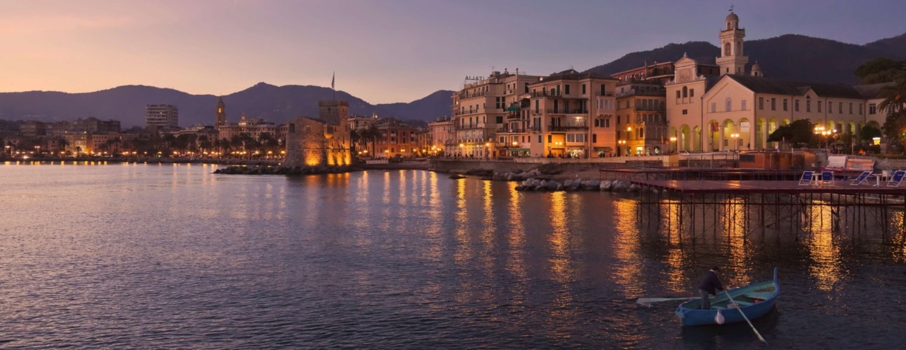 Rapallo, rottura della condotta fognaria: scatta il divieto di balneazione