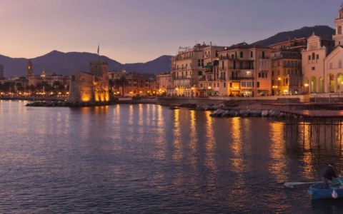 Rapallo, rottura della condotta fognaria: scatta il divieto di balneazione