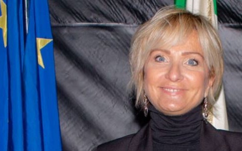 Regione Lazio: la consigliera di FdI Zappone mantiene il doppio incarico, il Consiglio boccia l’incompatibilità