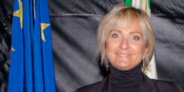 Regione Lazio: la consigliera di FdI Zappone mantiene il doppio incarico, il Consiglio boccia l’incompatibilità