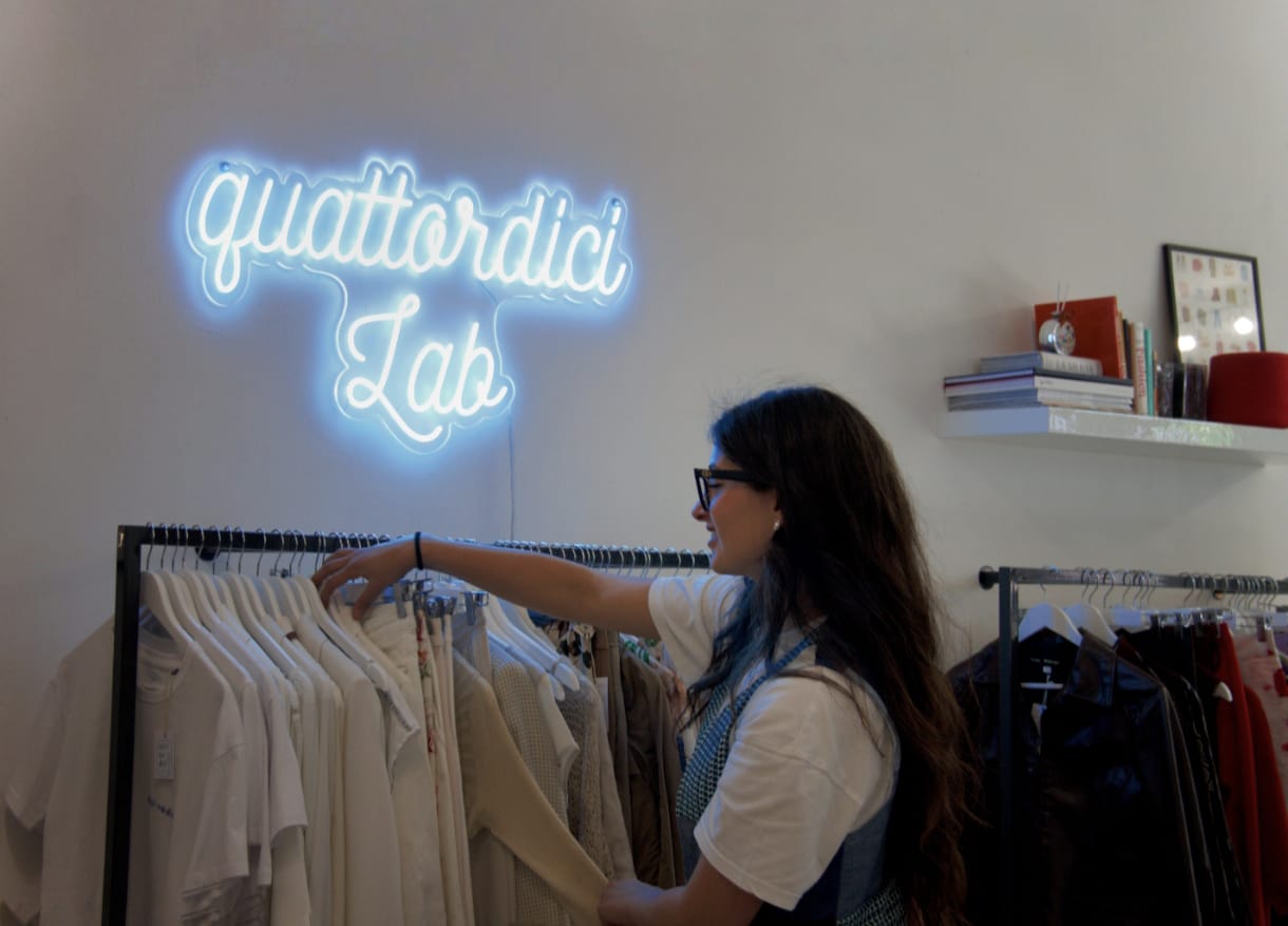 ReWear a Civate: la moda circolare diventa impresa tra upcycling e nuove startup giovanili