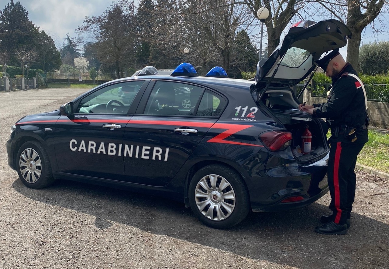 Rifornimenti gratis con la carta aziendale rubata: tre persone denunciate