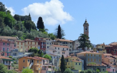 Rilascio e rinnovo del passaporto in posta a Castiglione Chiavarese
