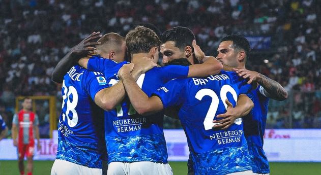 Roma e Como in Champions, il Milan crolla ed è fuori con la Juve