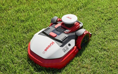 Ruba il robot rasaerba: dopo poche ore scoperto dai Carabinieri l’autore