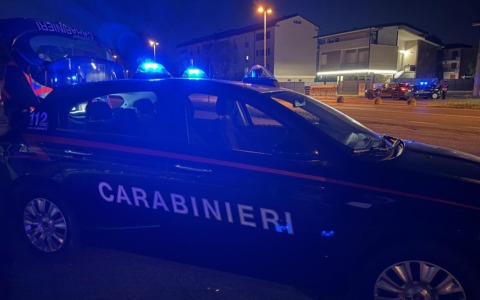 Salta il furto in un bar tabacchi grazie all’allarme e al pronto intervento dei Carabinieri