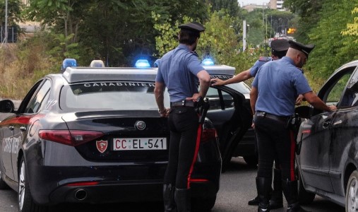 Salvata dai Carabinieri ragazza sui binari dell’alta velocità