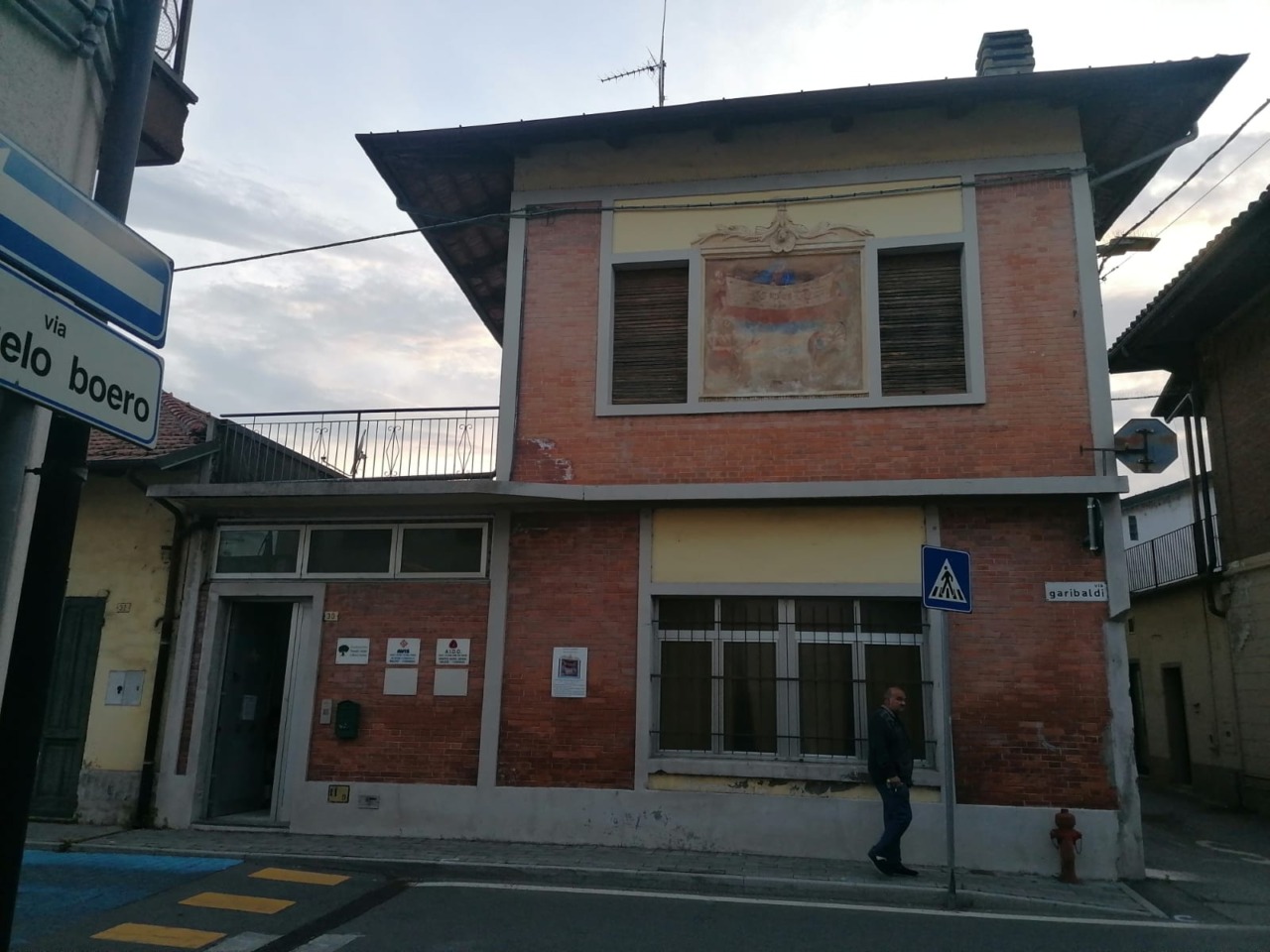 “Salviamo l’ex asilo di Pietro Monte”