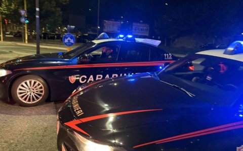 Scappa al posto di blocco, arrestato dopo un inseguimento di 20 km
