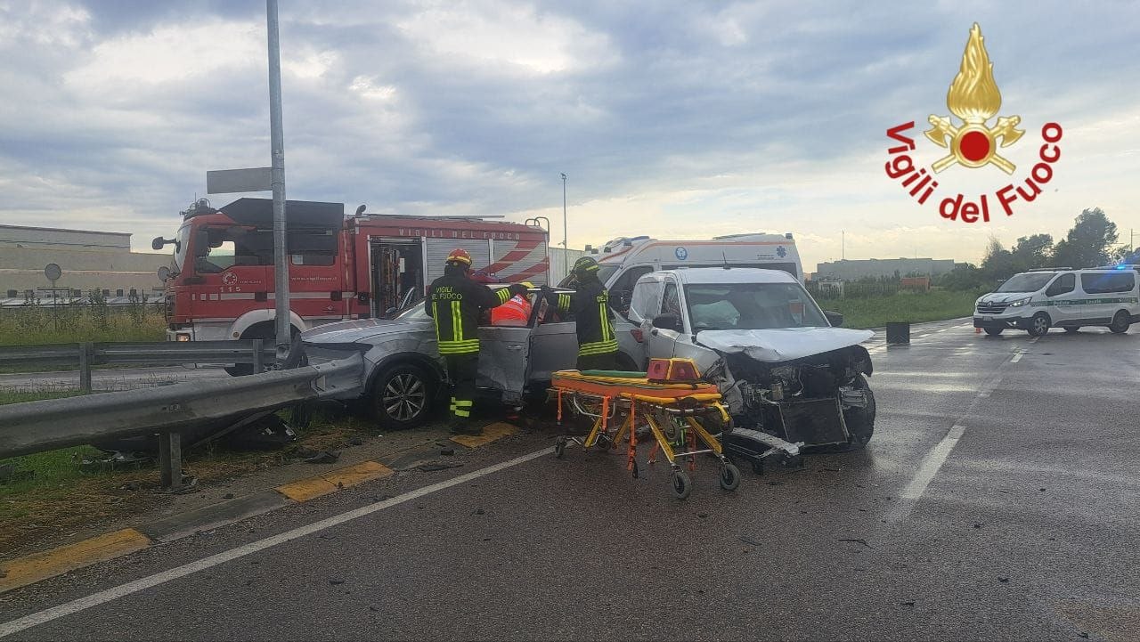 Scontro tra auto e furgone sulla provinciale 482: soccorsi a Valdaro