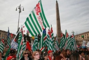 Scuola, comunicato sindacale congiunto: “Forte preoccupazione per l’ulteriore riduzione del personale ATA”