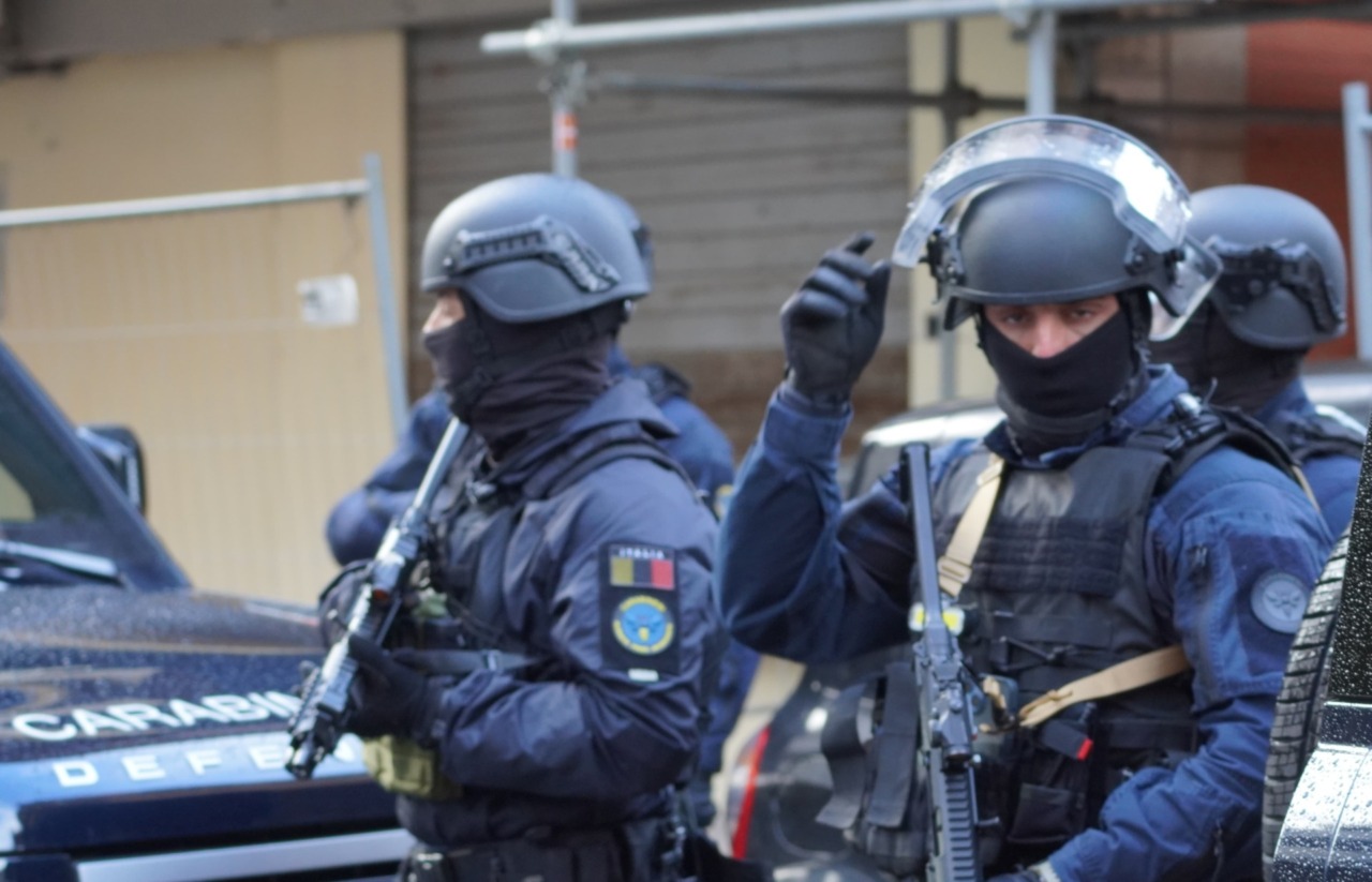 Sequestri, torture, estorsioni e bombe: sei arresti. VIDEO