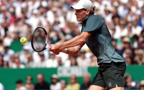 Roland Garros, Sinner parte contro Tabur