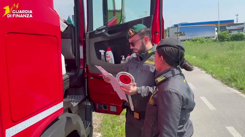 Società con 175 lavoratori in nero, maxi sequestro della Finanza