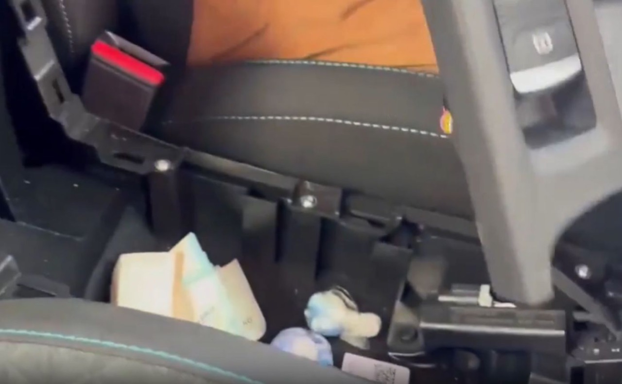 Spaccia in auto tra Lorenteggio e via Vespri Siciliani: arrestato un 25enne