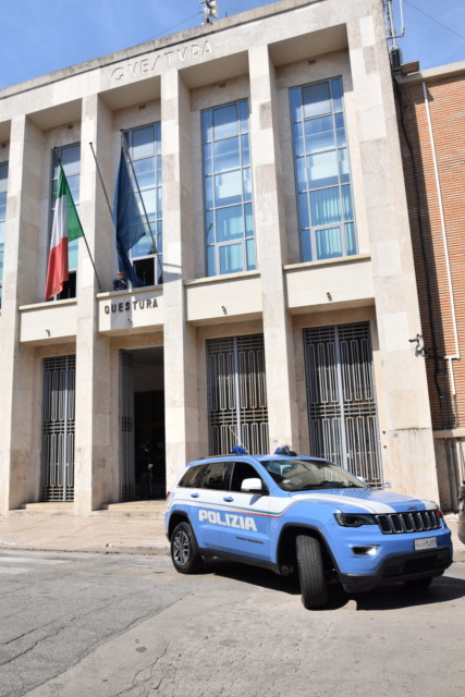 Spaccio di droga e pregiudicati, bar chiuso dalla Polizia per 15 giorni