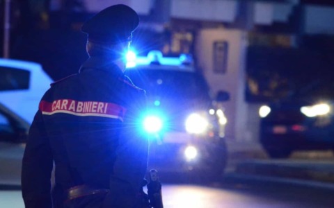 Spara con una scacciacani per sedare una rissa in piazza Meardi a Voghera