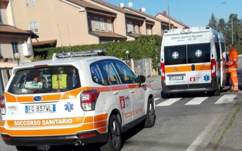 Tamponamento tra auto e mezzo pesante: attimi di paura per una 48enne