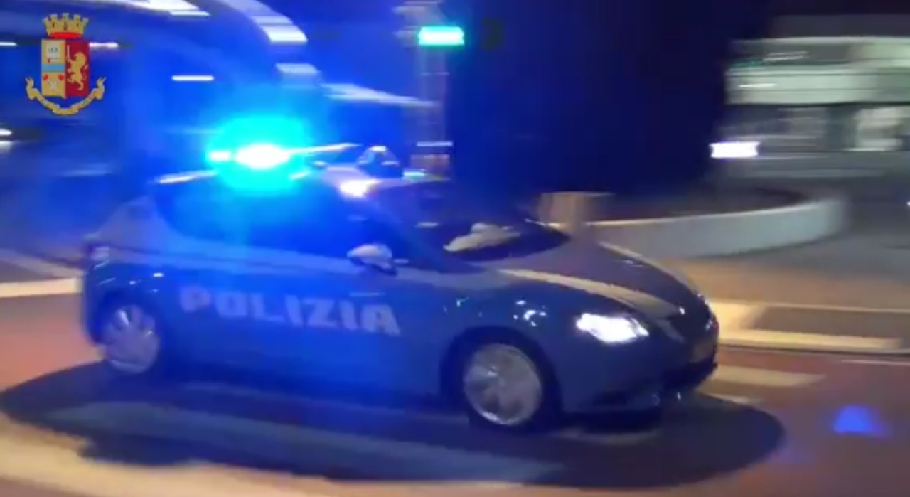Tentano di rubare un monopattino: uno scappa, l’altro arrestato