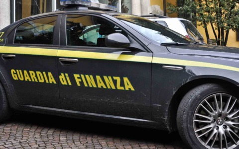 Trafficavano droga per il clan Fezza-De Vivo, l’inchiesta arriva anche a Latina