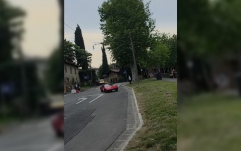 Tragedia sfiorata all’Historic Gran Prix 2026 in Città Alta: il video della Ferrari che si è schiantata alla Fara