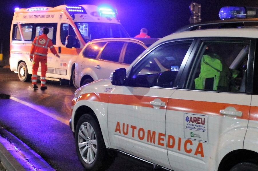 Travolge due sorelle e scappa, una è morta: arrestato 38enne positivo a cocaina e alcol