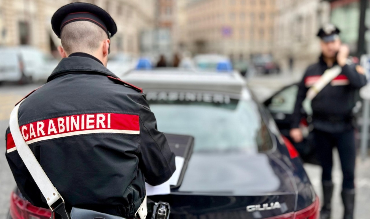 Travolti in scooter dai ladri in fuga, grave una ragazza di 24 anni